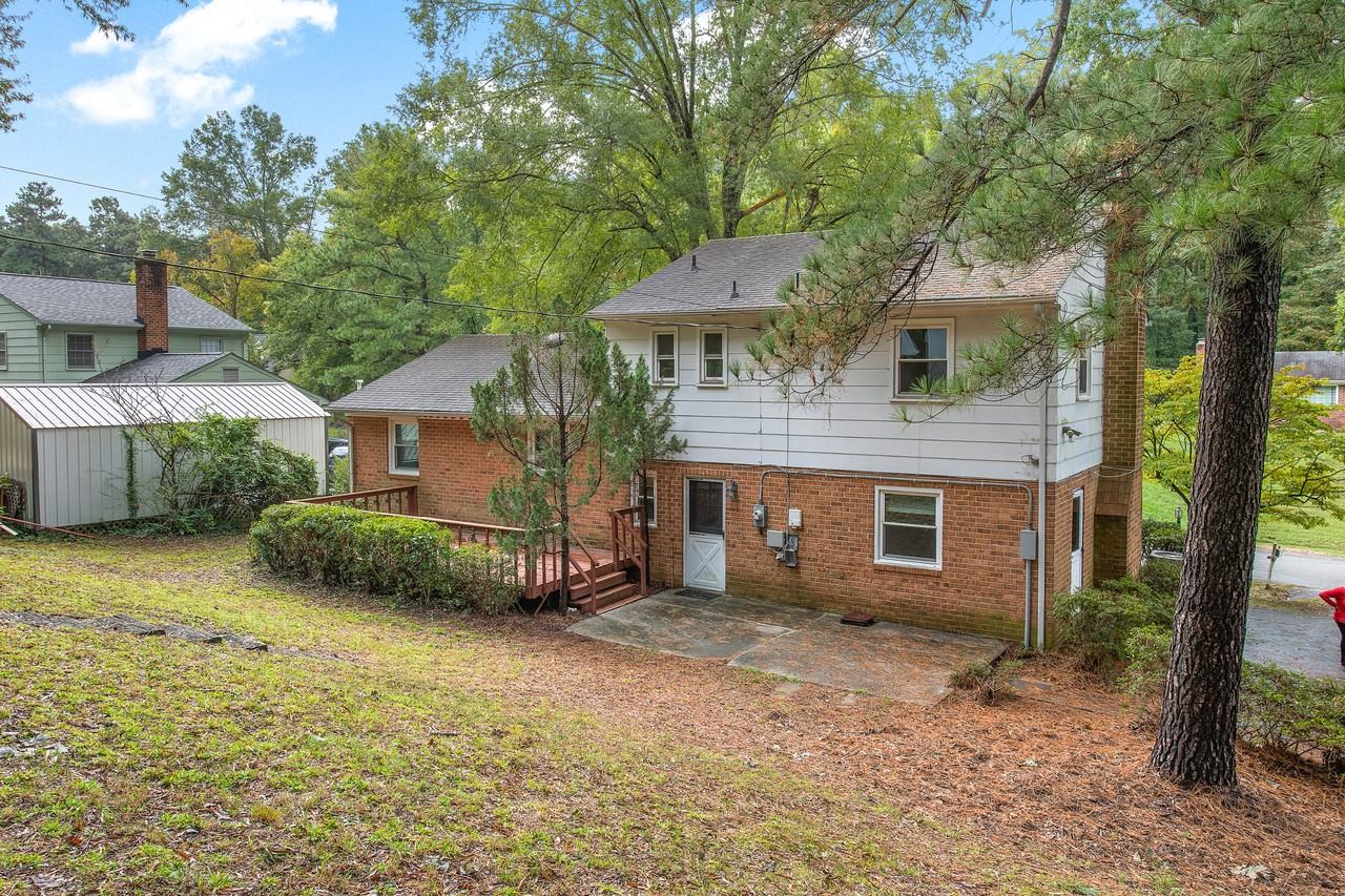 2115 Cedarhurst Dr #1 - Photo 4 of 32