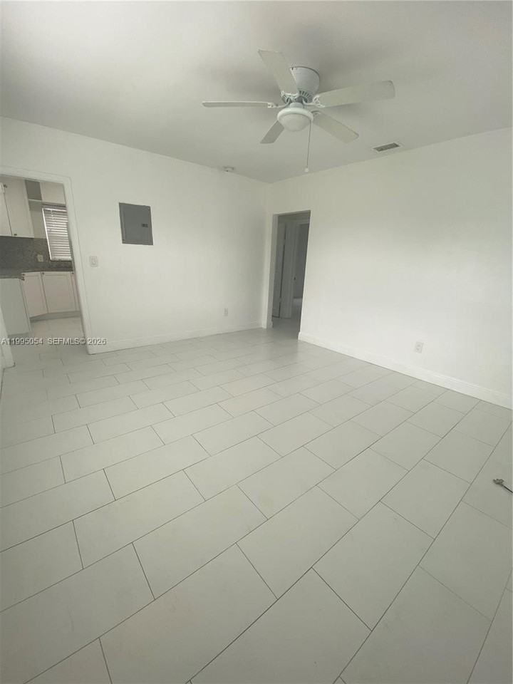 2833 Sw 38th Ave #2833 - Photo 6 of 35