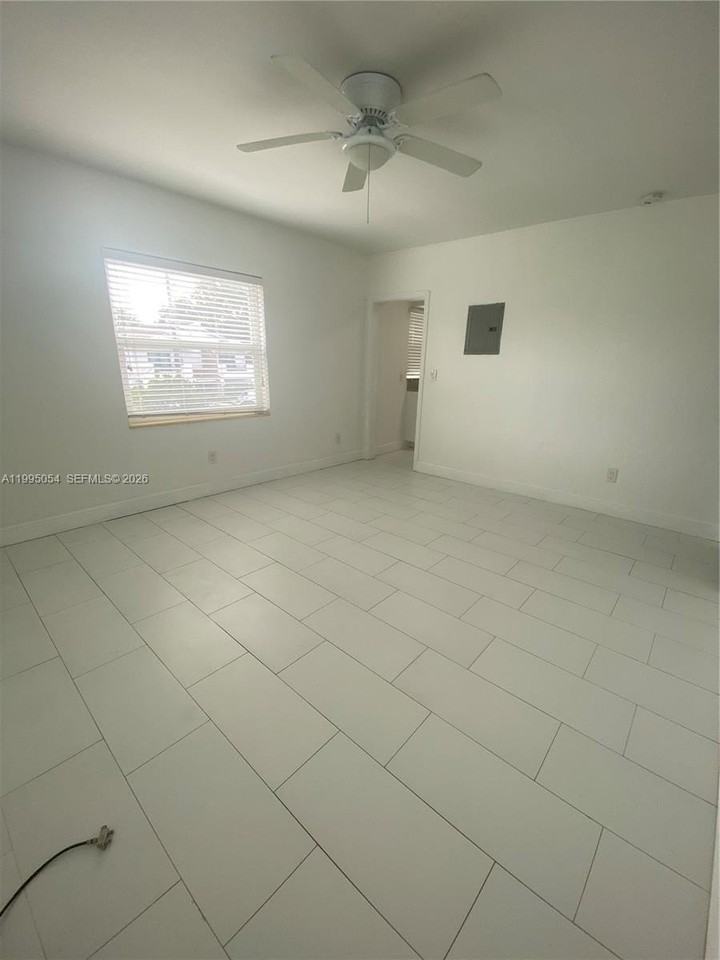 2833 Sw 38th Ave #2833 - Photo 7 of 35