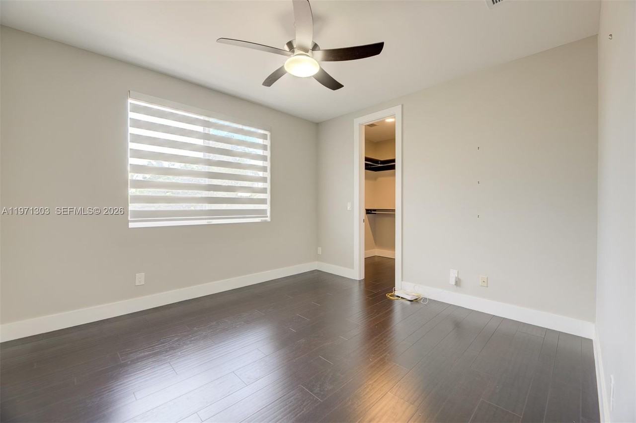 619 Southwest 17th Street - Photo 3 of 23
