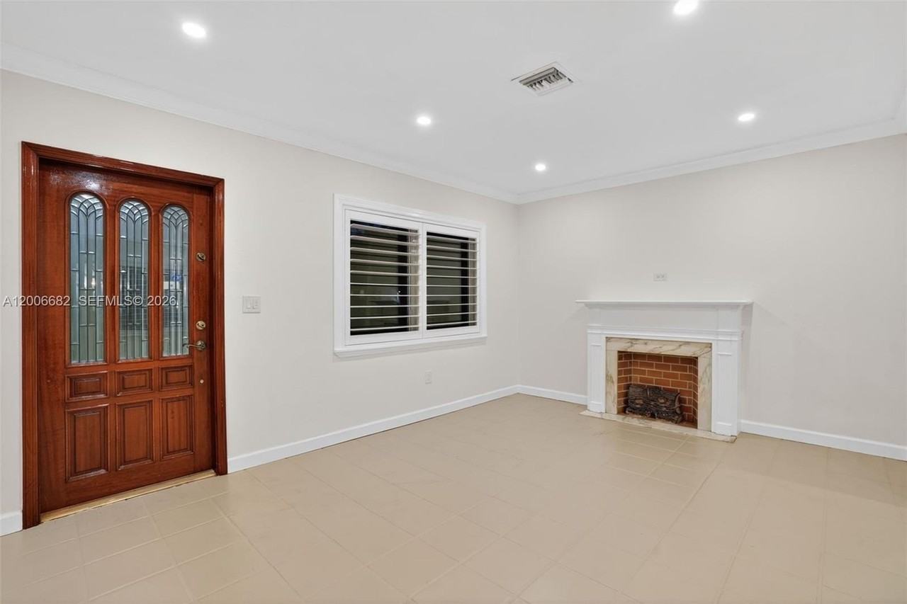 1435 Blue Rd - Photo 5 of 32