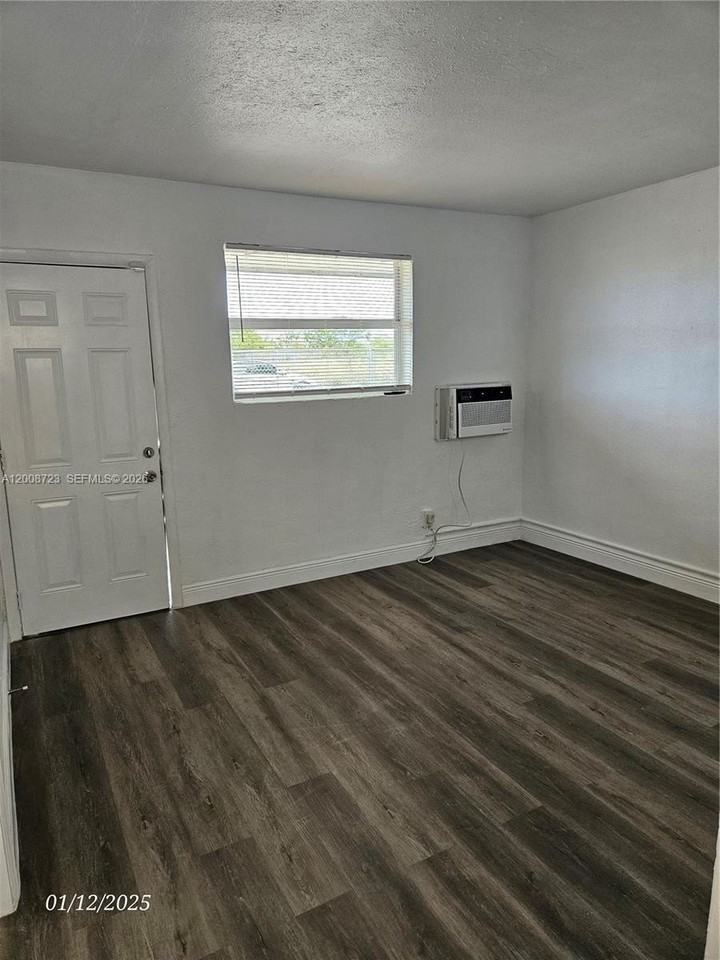11752 Sw 212th St #0 - Photo 5 of 19
