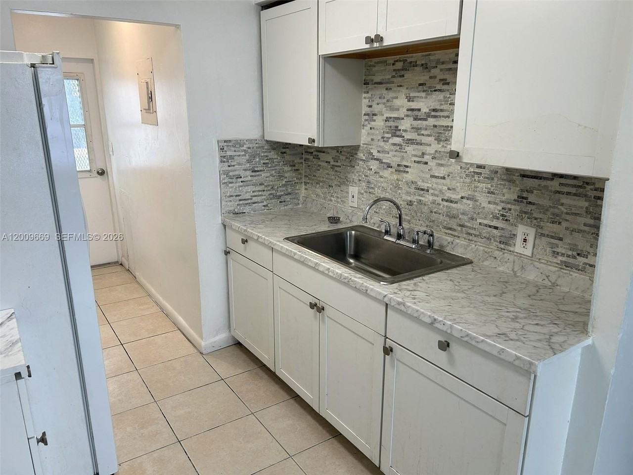 9808 Nw 2nd Ave - Photo 5 of 10