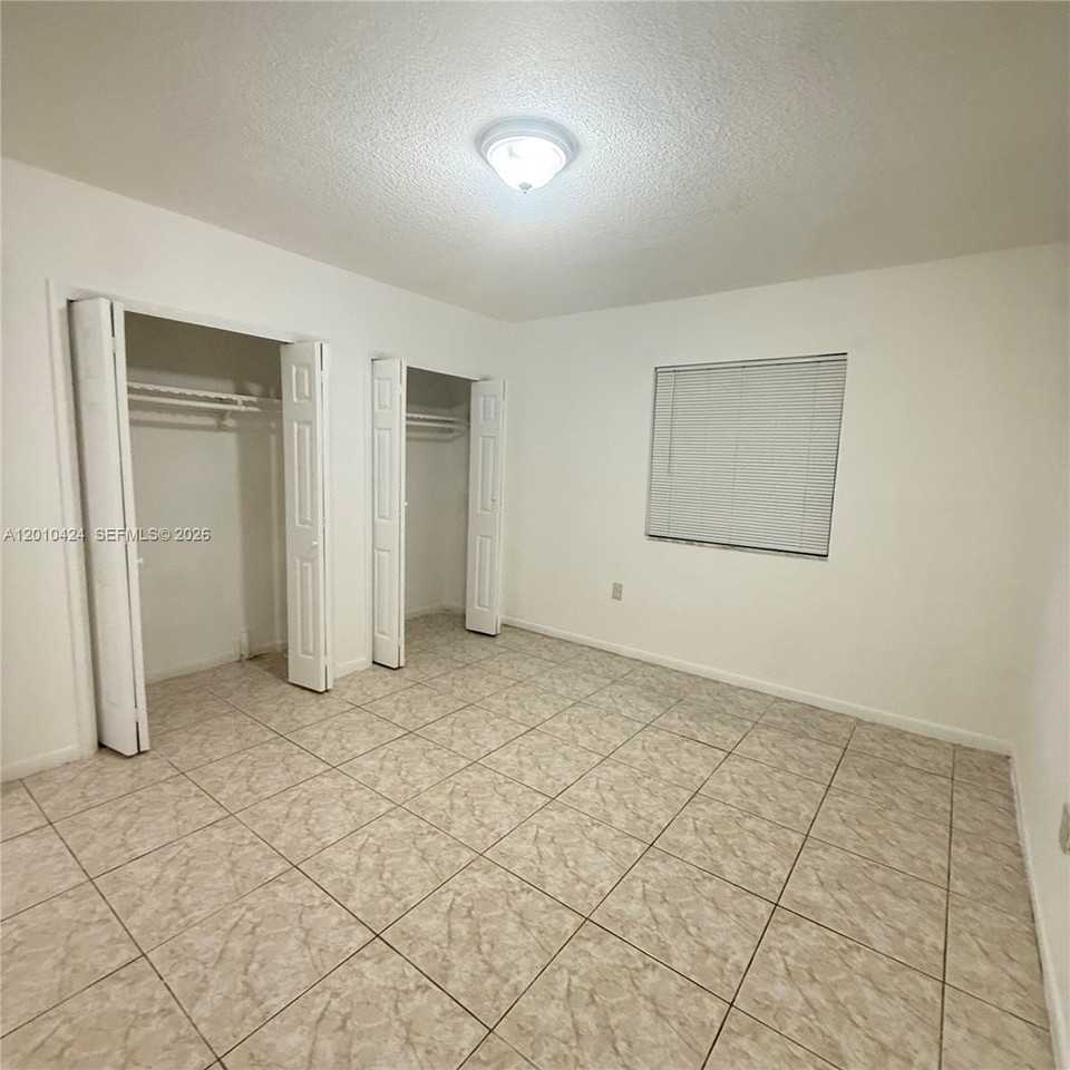 1735 Ne 164th St #A202 - Photo 2 of 8