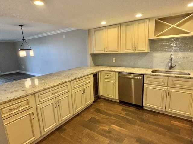 545 Garfield Ave #1 - Photo 6 of 31