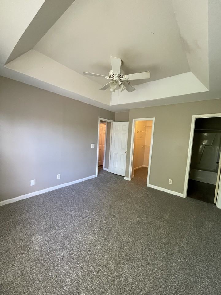 4 Sherbourne Ct #1 - Photo 2 of 10