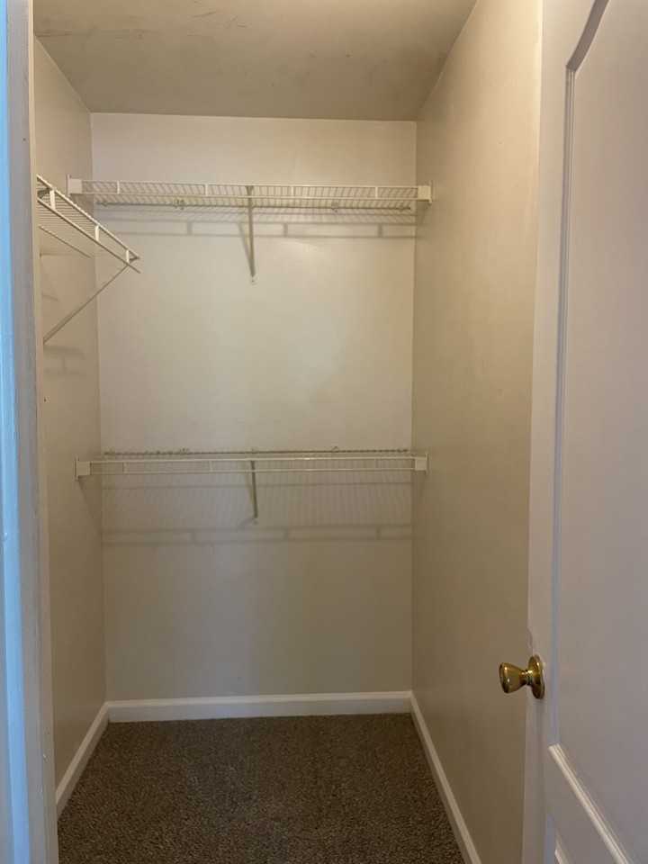 4 Sherbourne Ct #1 - Photo 6 of 10
