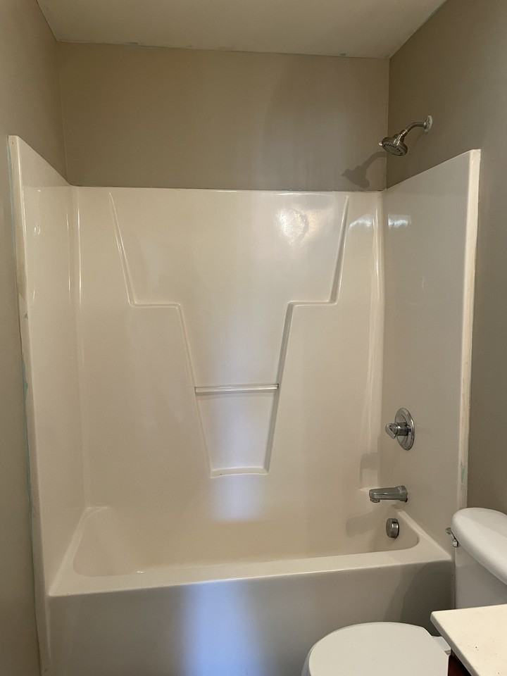 4 Sherbourne Ct #1 - Photo 7 of 10