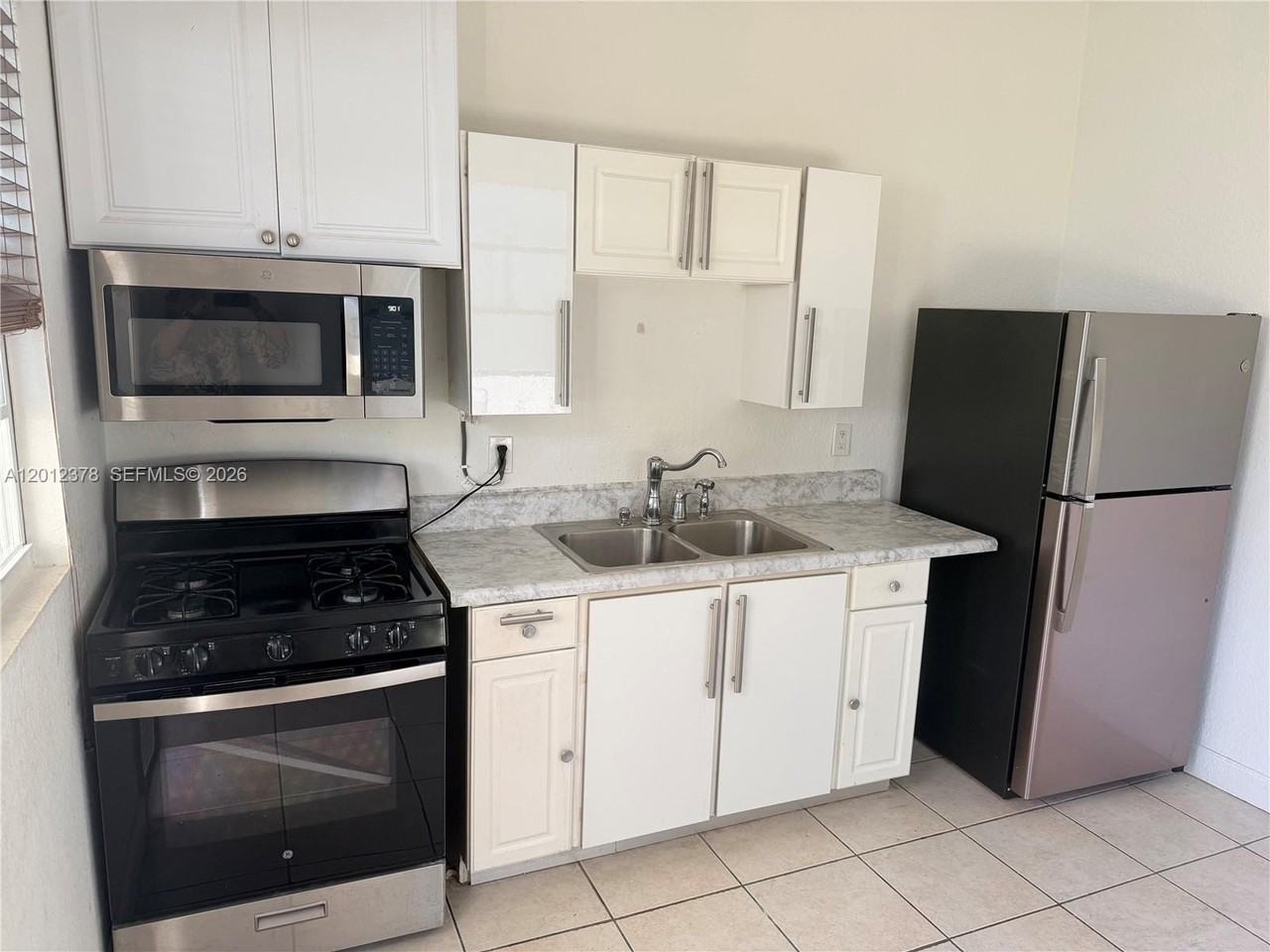 3620 Nw 19th St #3 - Photo 3 of 12