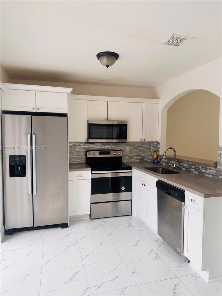13721 Sw 171st Ln #13721 - Photo 6 of 22