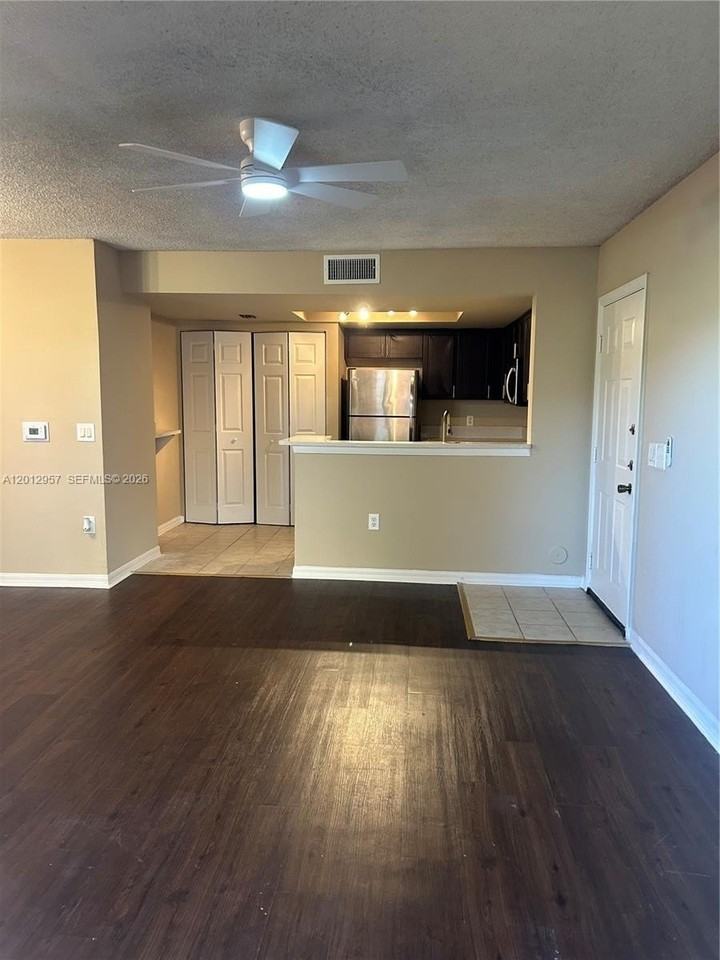 4151 N Haverhill Rd #1514 - Photo 2 of 16