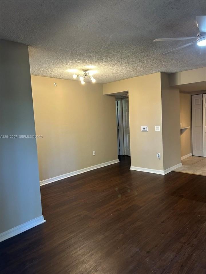 4151 N Haverhill Rd #1514 - Photo 3 of 16