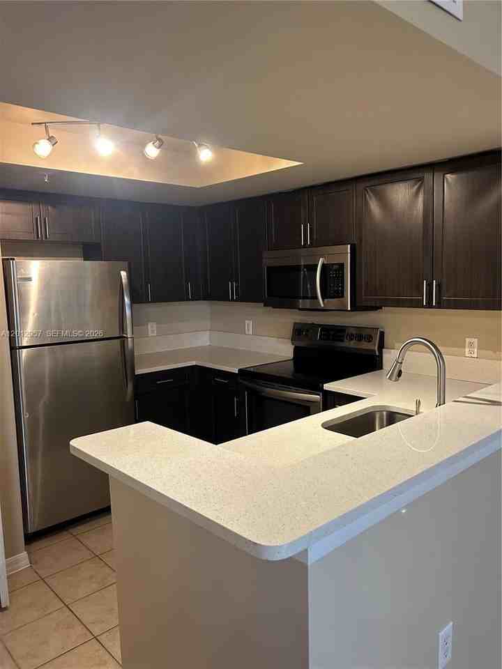 4151 N Haverhill Rd #1514 - Photo 4 of 16