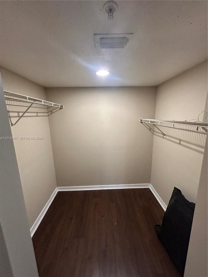 4151 N Haverhill Rd #1514 - Photo 7 of 16