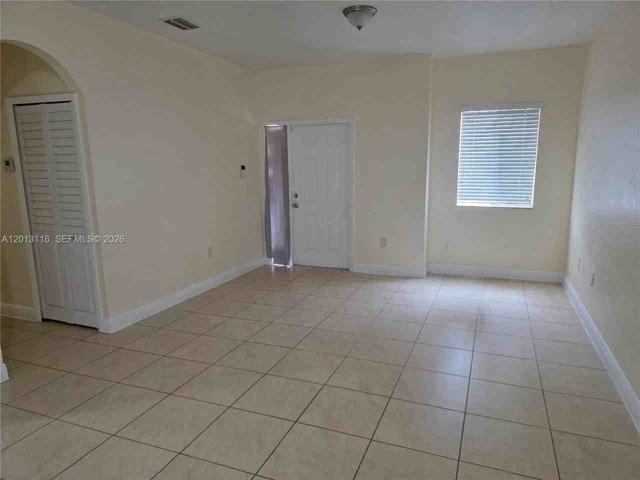 1371 Nw 9th Ct - Photo 4 of 10
