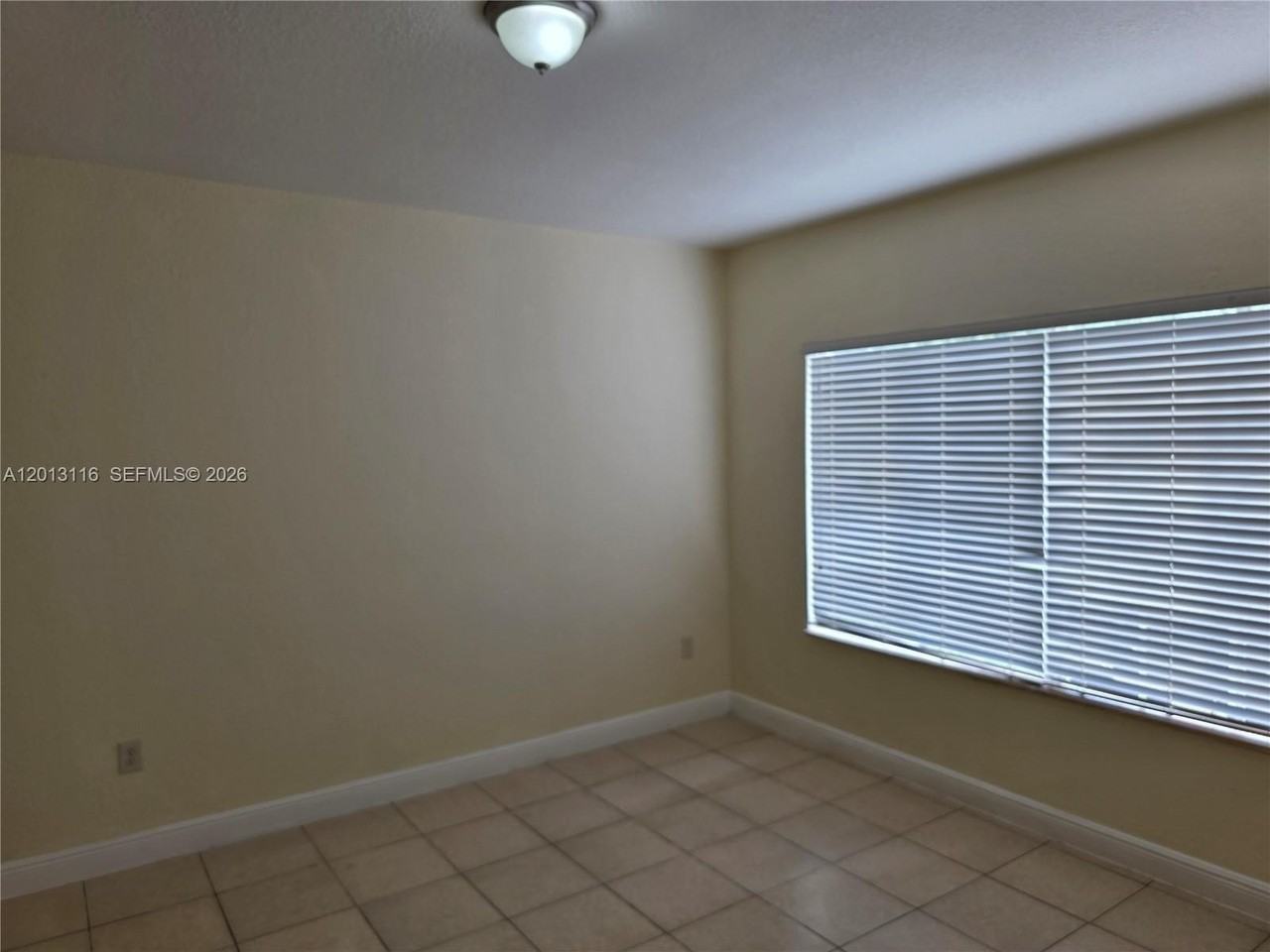1371 Nw 9th Ct - Photo 6 of 10
