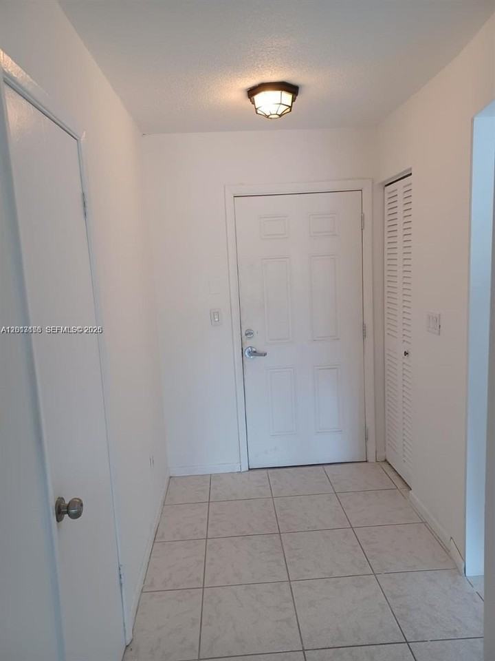 1304 Ne 191st St #A329 - Photo 4 of 9