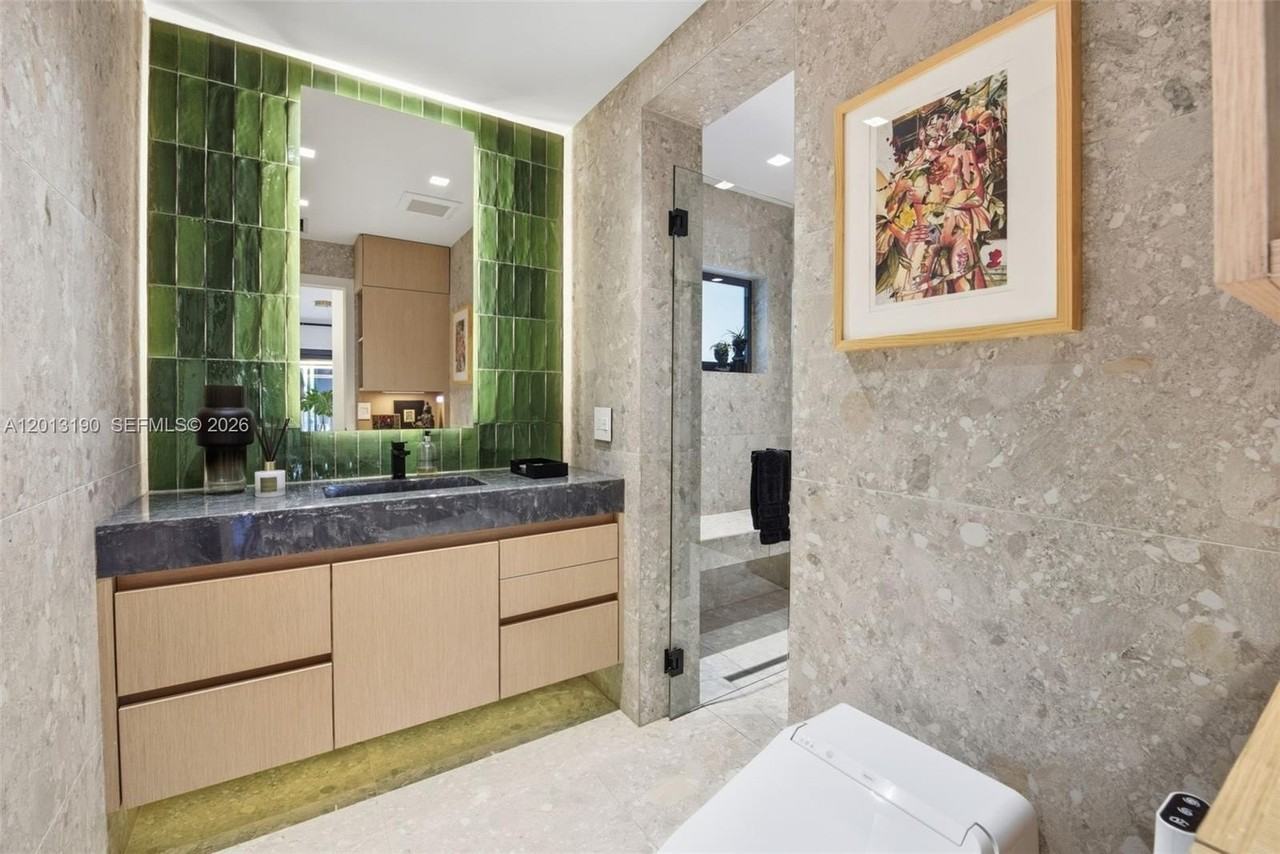 331 Nw 38th St #331 - Photo 7 of 31