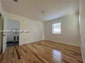 250 Sw 19th Rd #250 - Photo 4 of 23