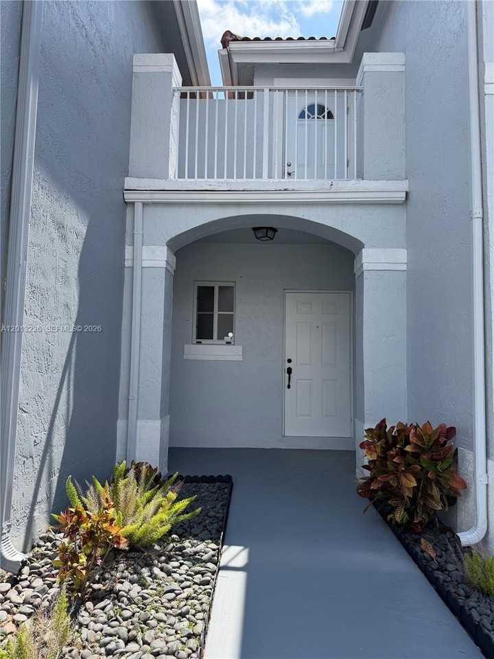 8725 Sw 158th Pl #8725 - Photo 3 of 38