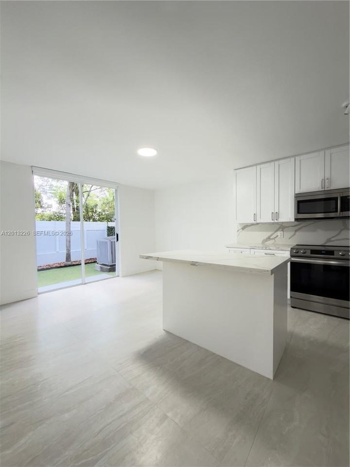 8725 Sw 158th Pl #8725 - Photo 6 of 38
