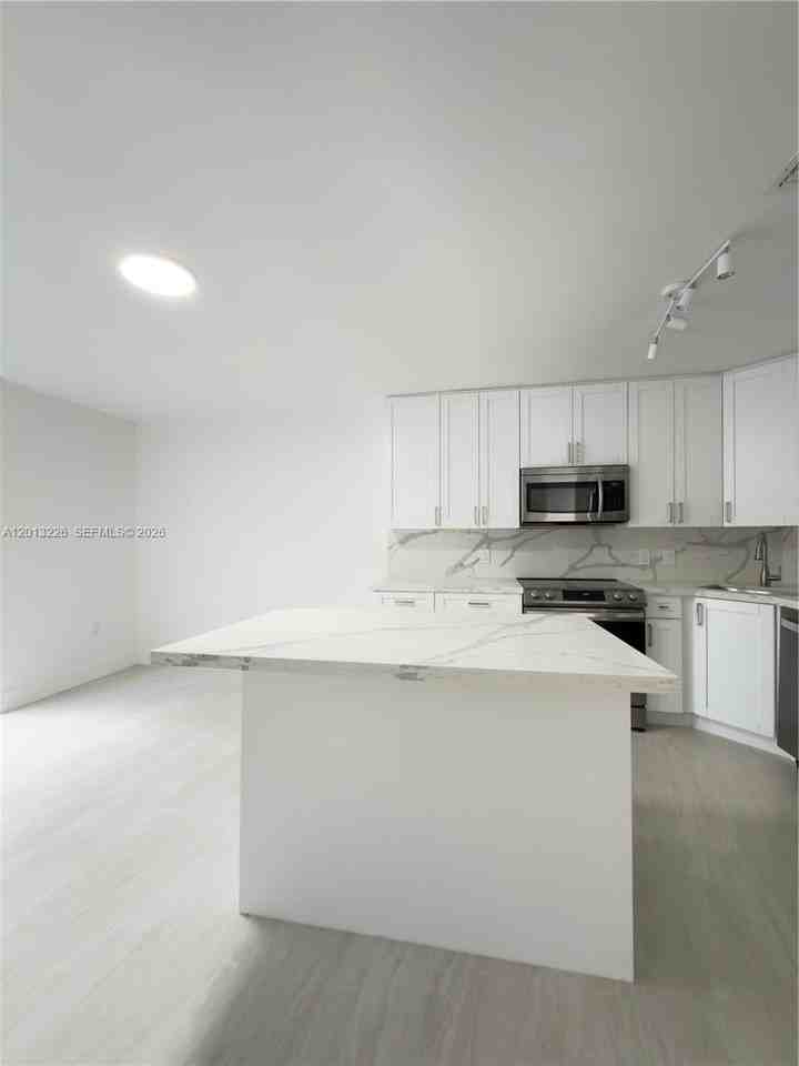 8725 Sw 158th Pl #8725 - Photo 7 of 38