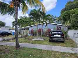 featured image of 4201 Sw 32nd Dr #1