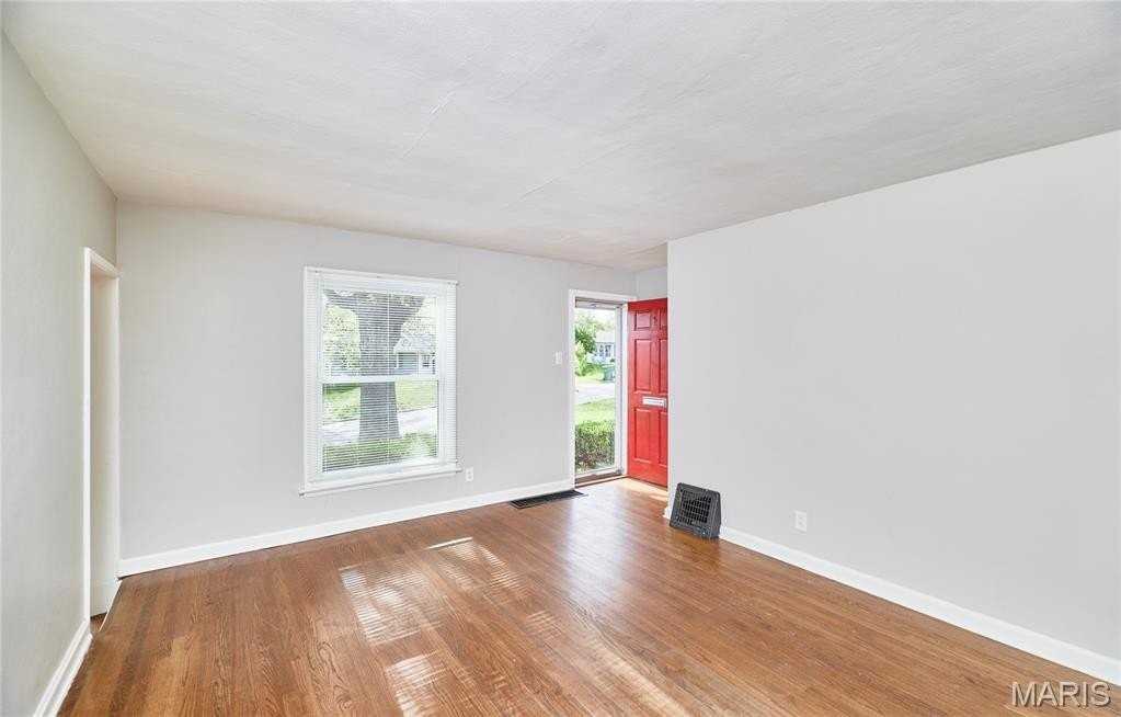 807 Selma Ave - Photo 4 of 28