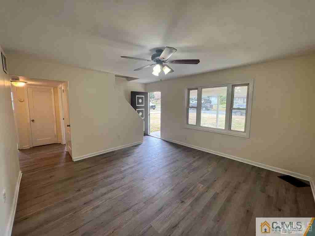 1008 Terrace Blvd - Photo 5 of 18
