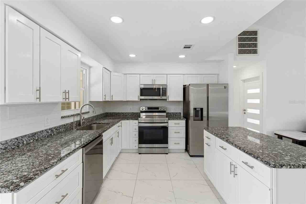 4485 Hansard Ave - Photo 3 of 26