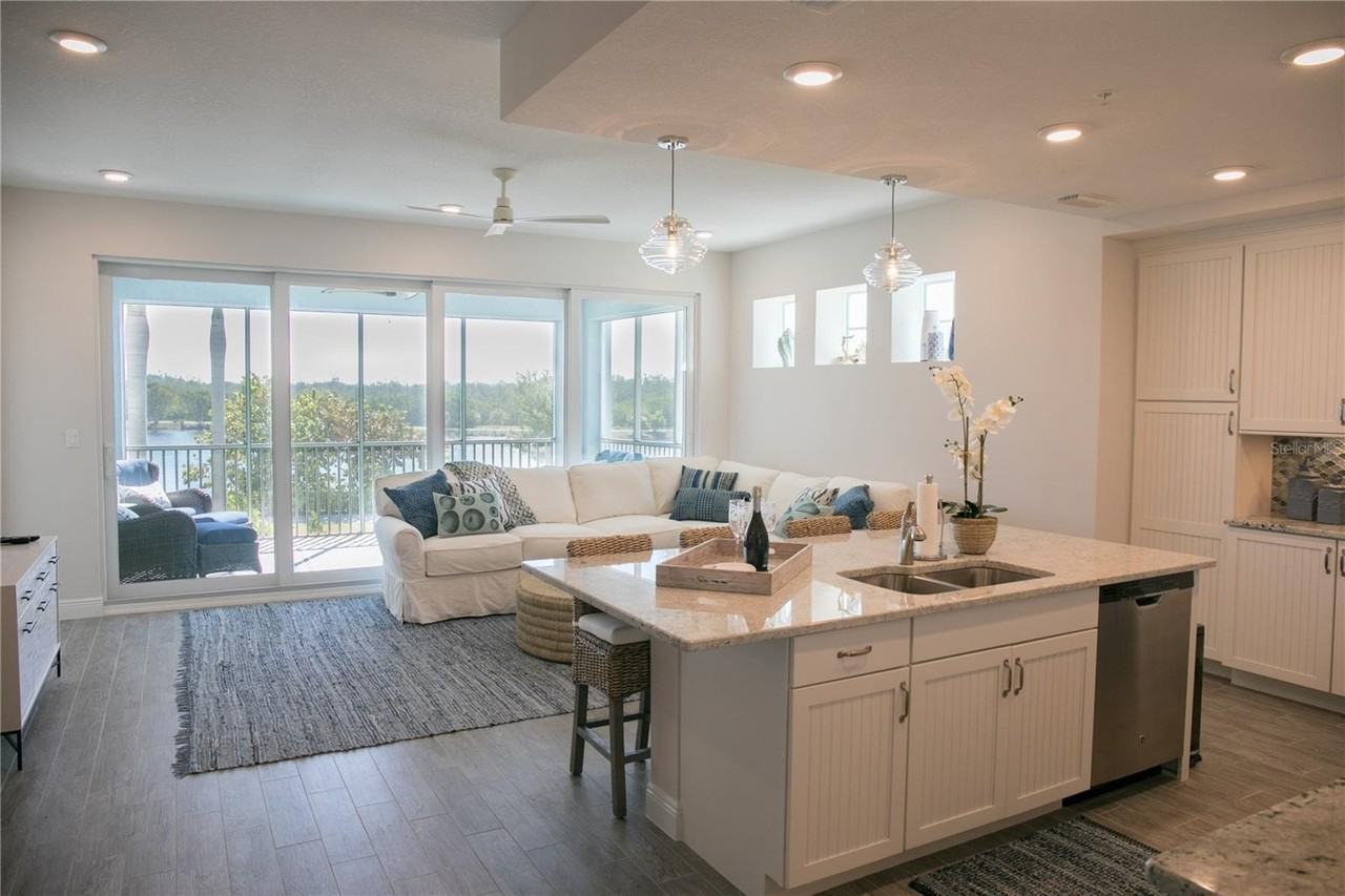 387 Aruba Cir #103 - Photo 4 of 49