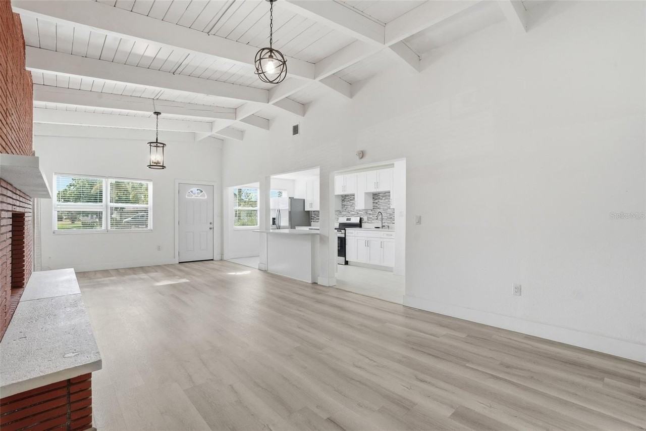 3593 Brooklyn Ave - Photo 7 of 38