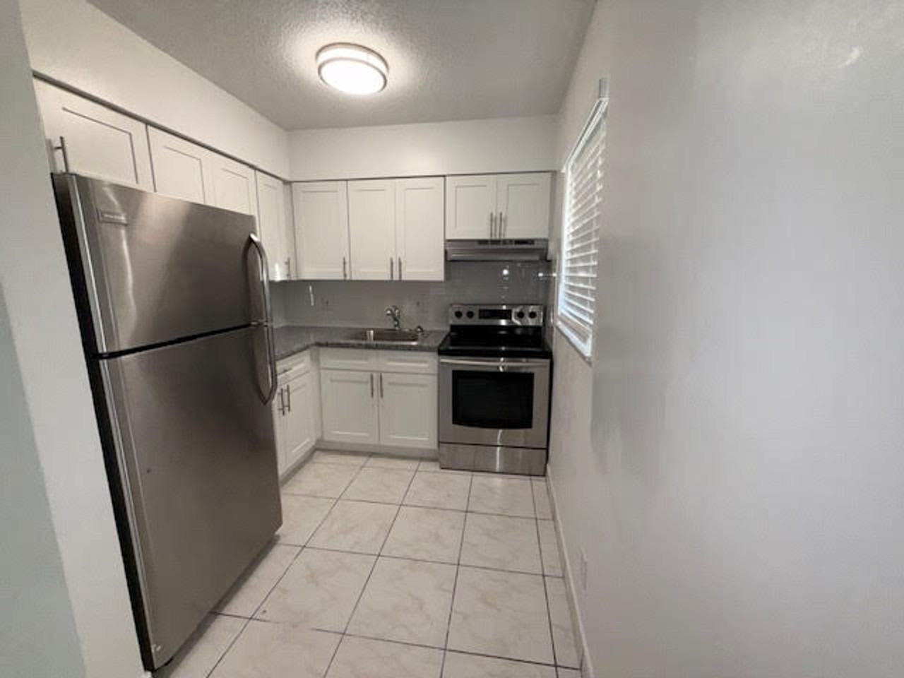 497 NW 40 Ct Oakland Park, FL 33309 - Photo 3 of 7