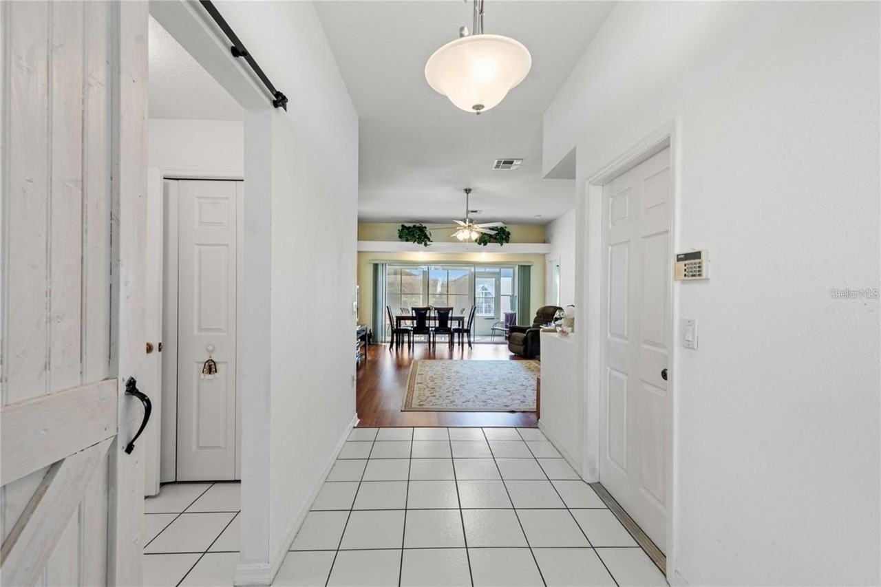 221 Prather Dr - Photo 3 of 30