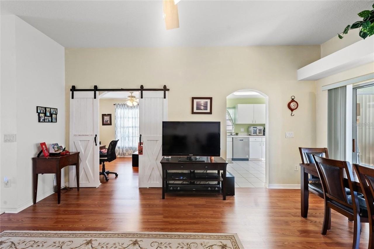 221 Prather Dr - Photo 6 of 30