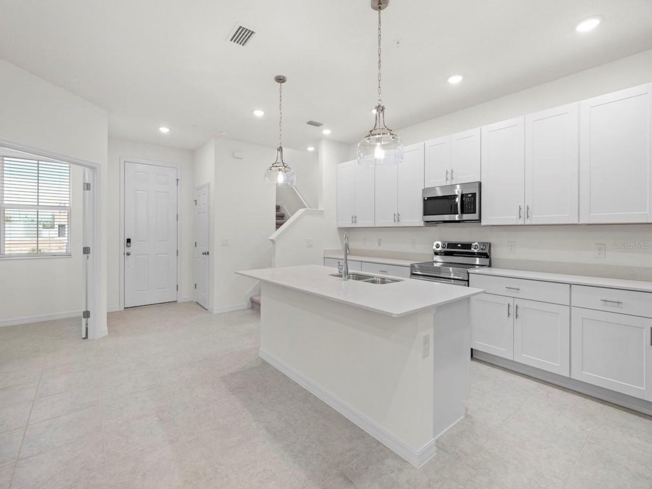 1440 Silver Lining Way - Photo 3 of 23
