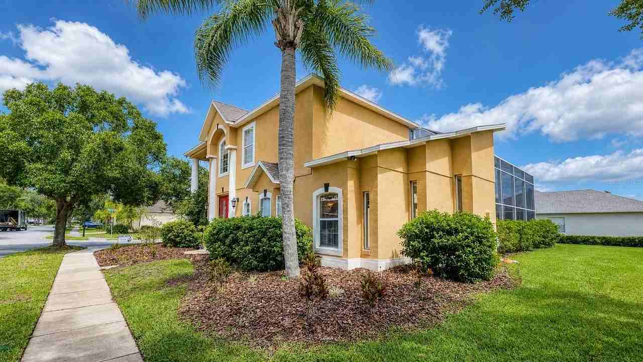 357 Fairway Pointe Cir - Photo 2 of 43
