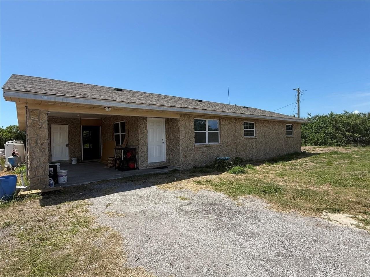 2122 Gulf City Rd - Photo 2 of 37