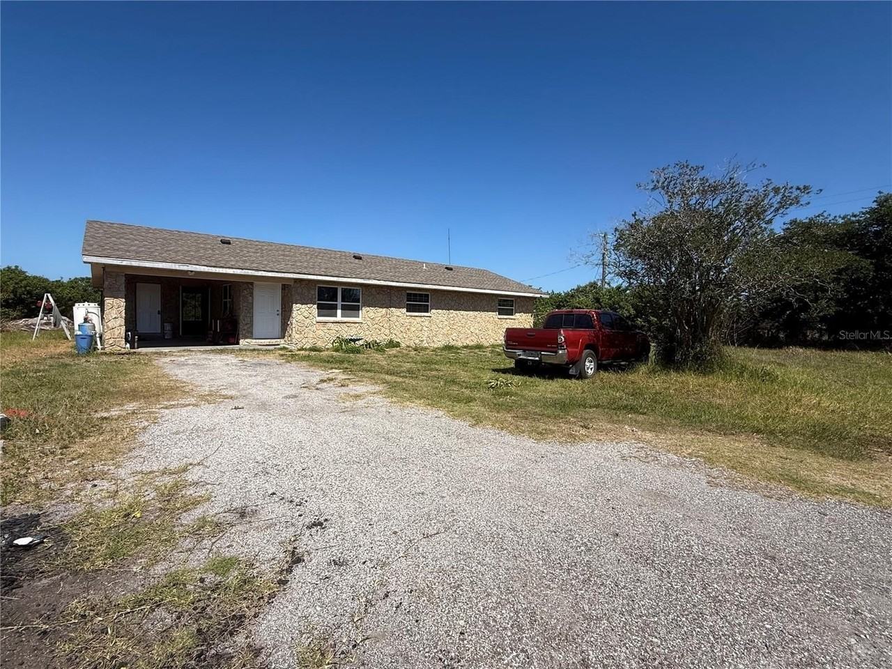 2122 Gulf City Rd - Photo 6 of 37