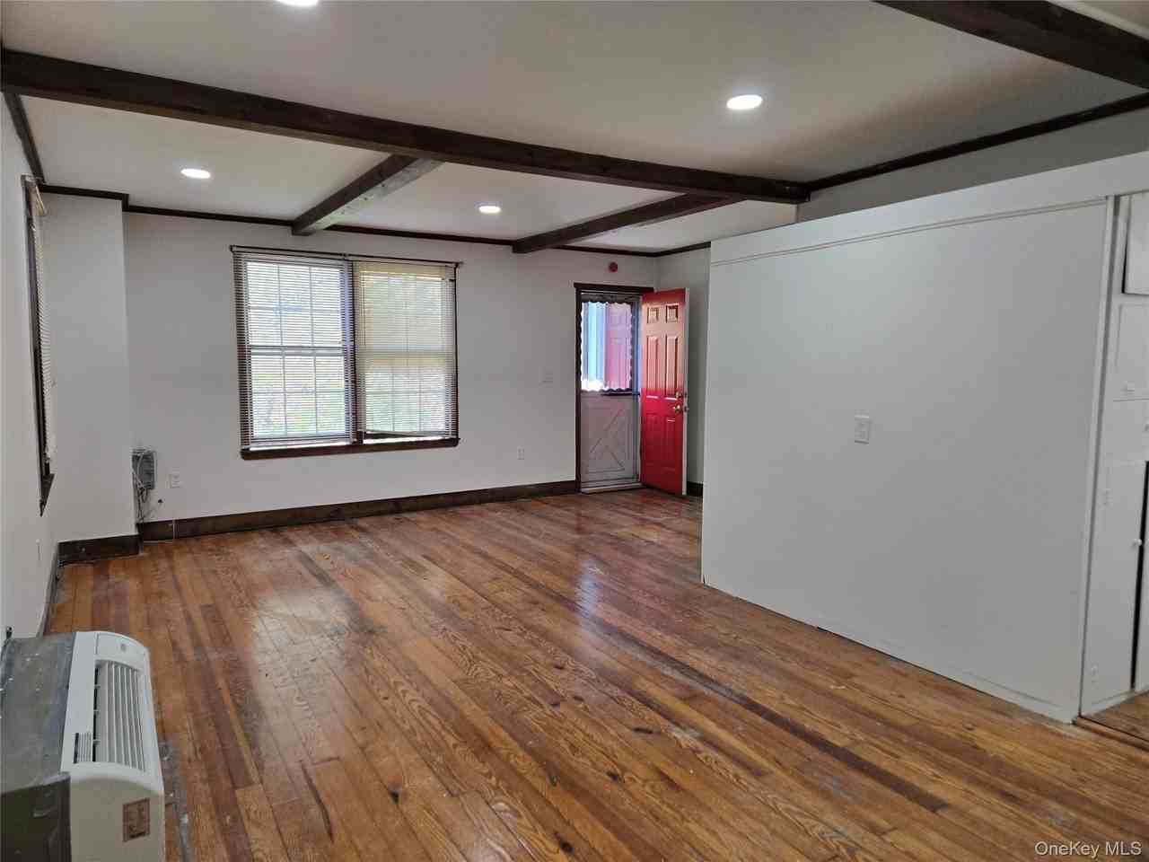 410 Main St Apt B - Photo 4 of 15