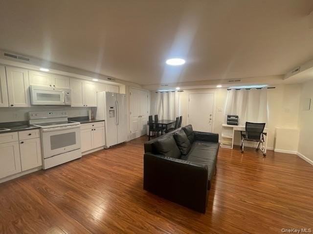 849 Oliver St #1stFL - Photo 3 of 11