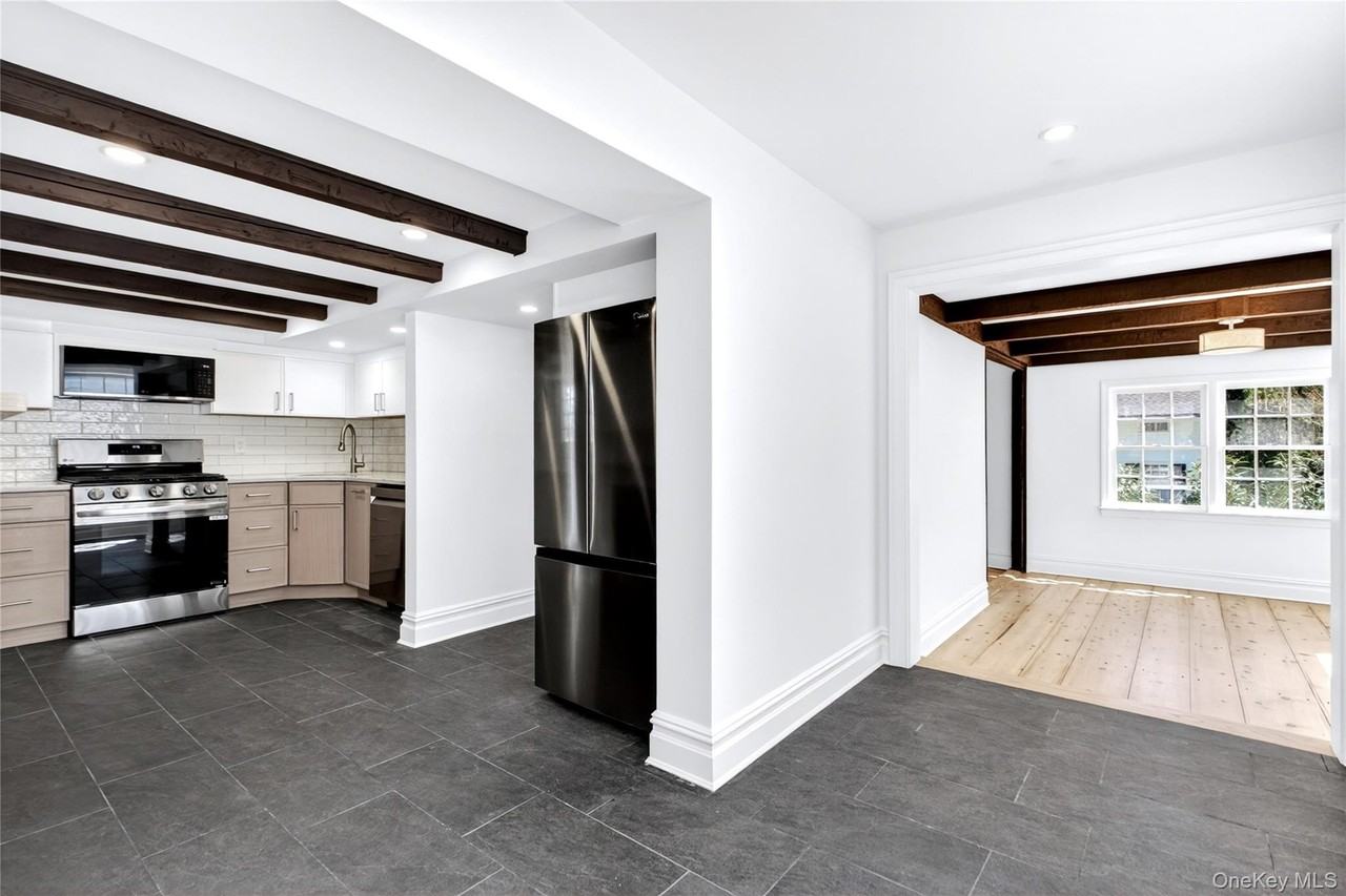94 Main St - Photo 6 of 35