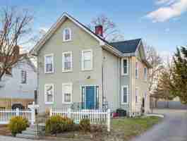 featured image of 24 E Park Pl #1
