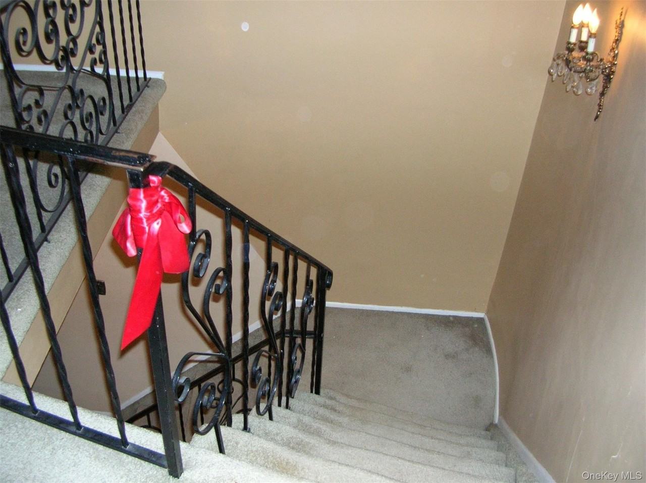 5704 Cloverdale Blvd - Photo 2 of 30
