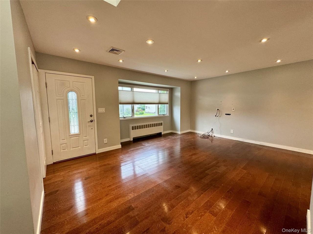 68 Jamaica Ave - Photo 5 of 19