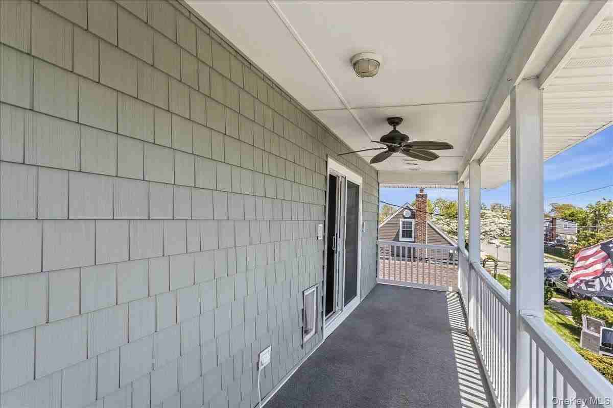 9 Raisig Ave - Photo 6 of 17