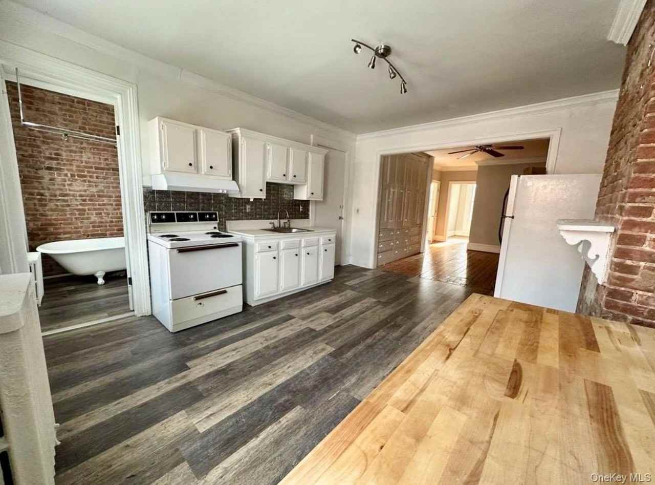 118A Main St #1 - Photo 2 of 21
