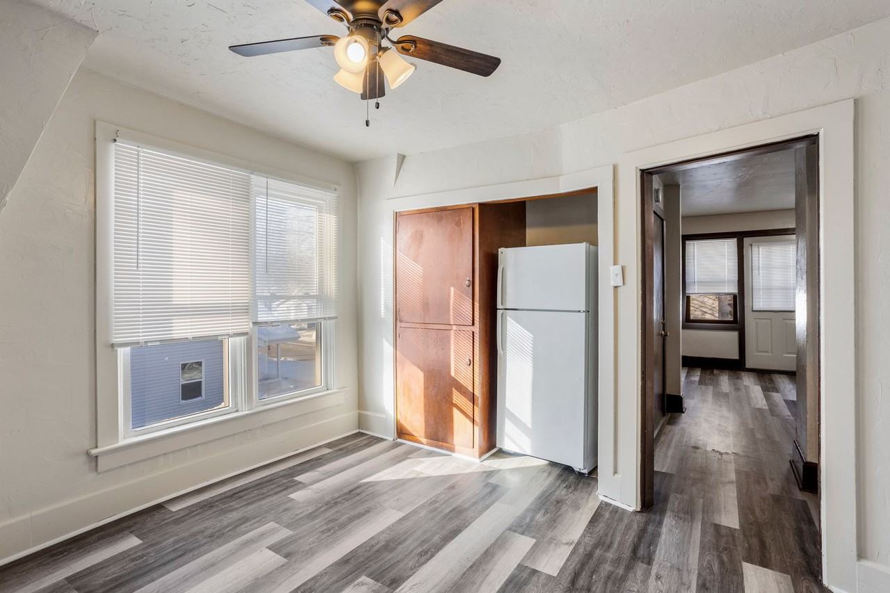811 12th Ave - Photo 6 of 12