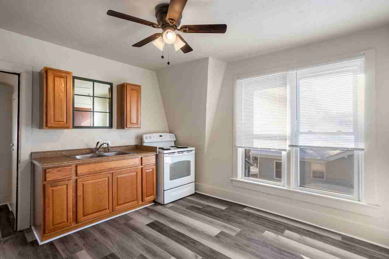 811 12th Ave - Photo 7 of 12