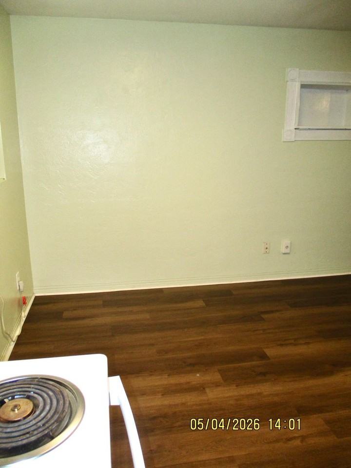 802 Lewis Dr - Photo 3 of 11